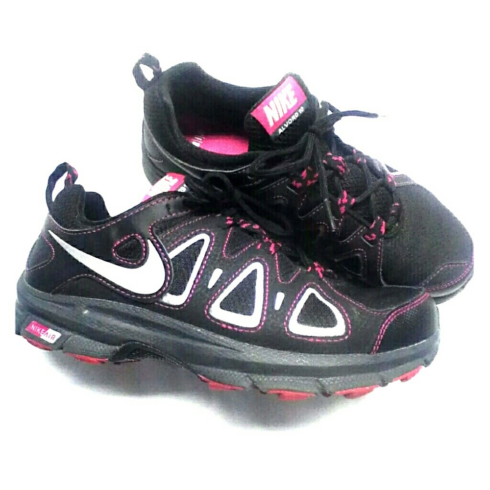 Nike Air Alvord 10 running shoes 9.5